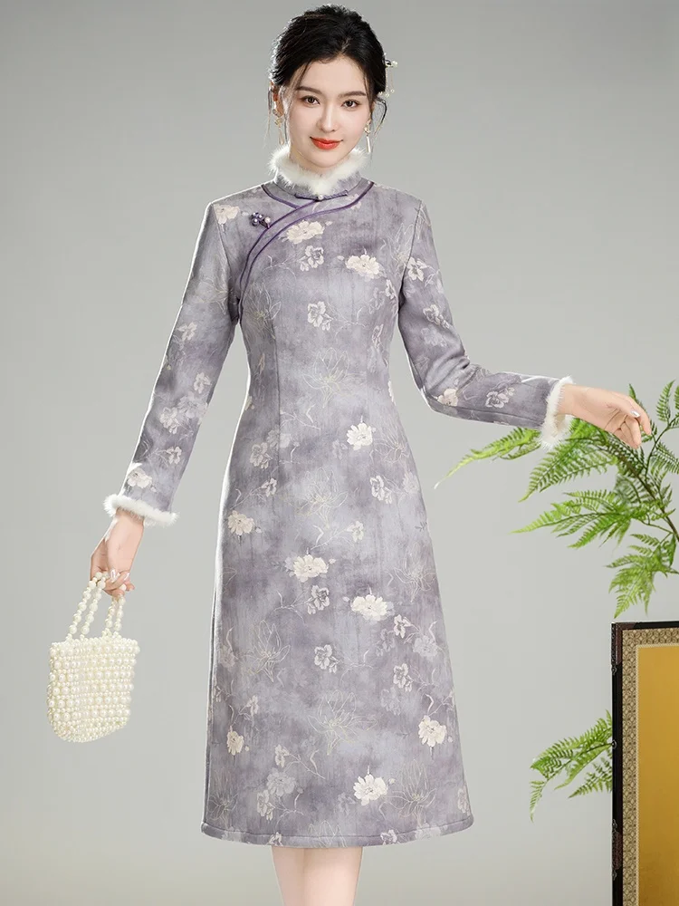 

Зимнее новое платье-ципао Xiu Guan Tang из замши и бархата с воротником из искусственного меха, в китайском традиционном стиле, с вышивкой, в виде халата-флагманской символики