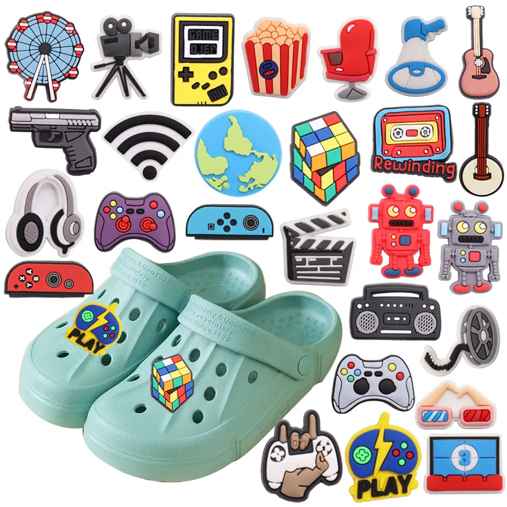 1 pz PVC Shoe Charms Console di gioco Popcorn Movie Speaker Gun Wifi ruota panoramica Earth Hole Slipper Decoration Bands bracciali