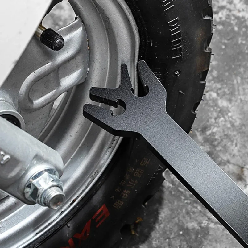 Rim Deformation Repair Tool for Motorcycle Wheel Rim Deformation Correction Maintenance Tool 400mm Long Rim Correction Wrench