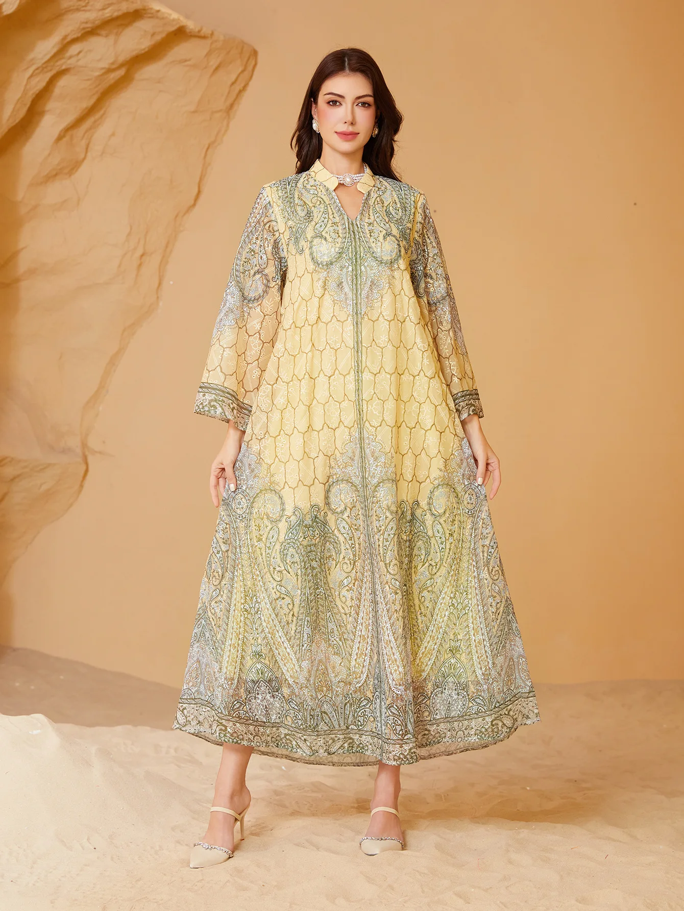 Middle East Ramadan Saudi Arabia Muslim Women's Robe Embroidered Cloth Printed Hot Diamond Women's Long Dress Abaya