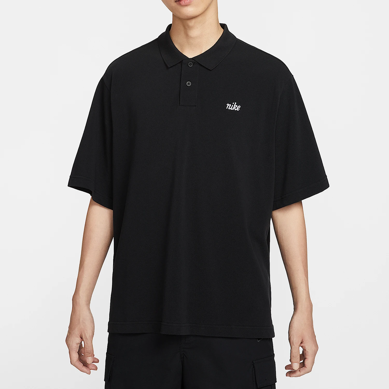 

Nike Genuine Sportswear Men's Embroidered Collar T-Shirt HV0825-010