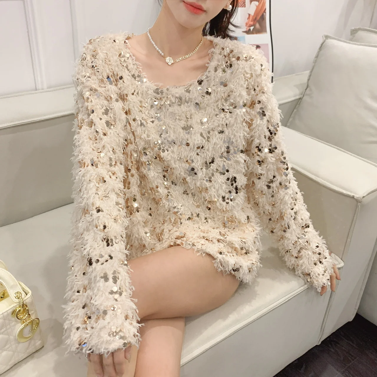 Autumn And Winter New Round Neck Female Sequins Long Sleeve Straight Women\'s Wear Loose Casual Feather Tassel Tops