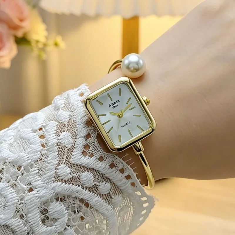 New Fashion Bracelet Watch Women Square Dial Gold Watch Pearl Decorated Quartz Wristwatch Ladies Clock Relojes Para Mujer
