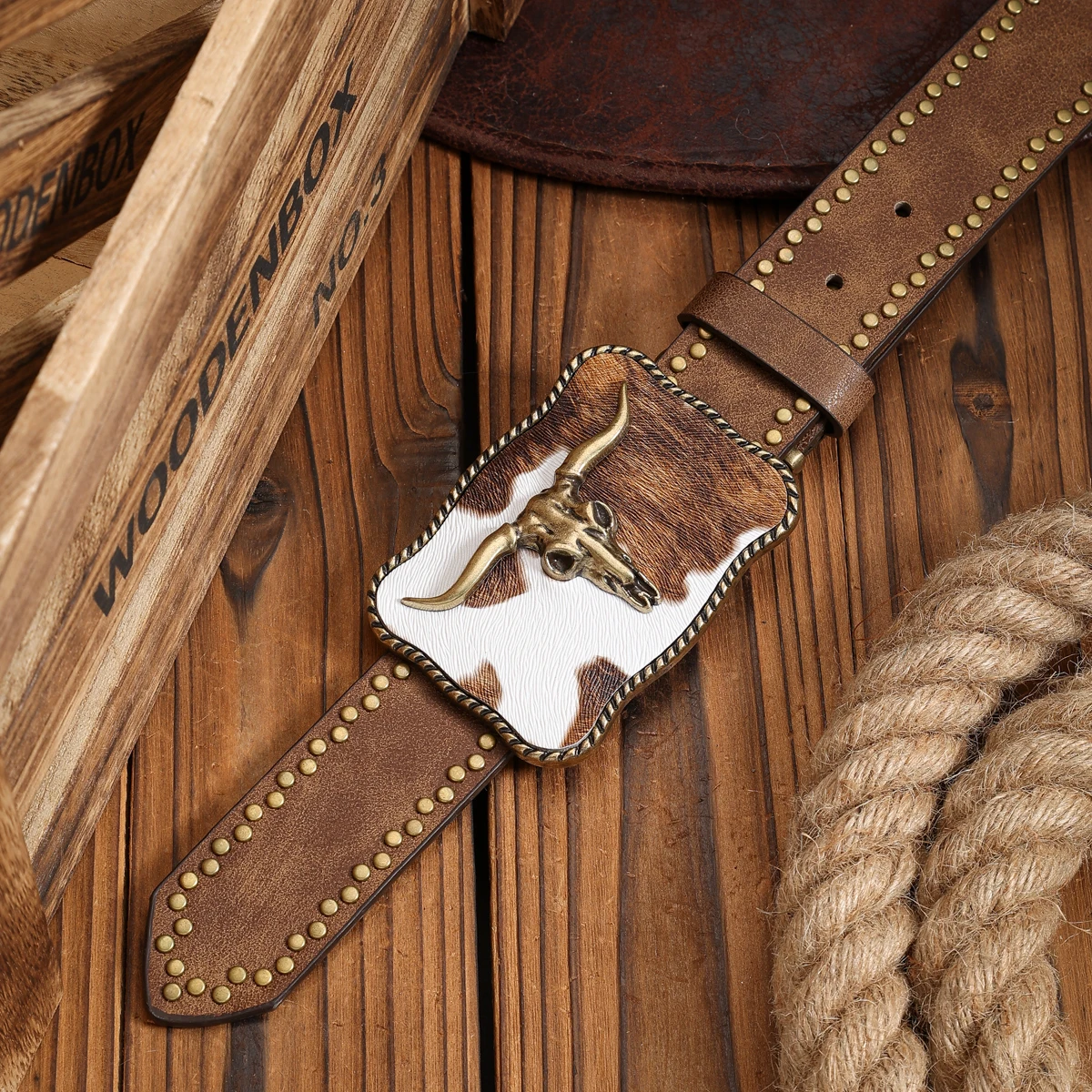 Ein PU-Gürtel für Damen und Herren, der den Stil von Western-Denim und Retro vereint, ist perfekt für alltägliche Freizeitausflüge. – Detail 2