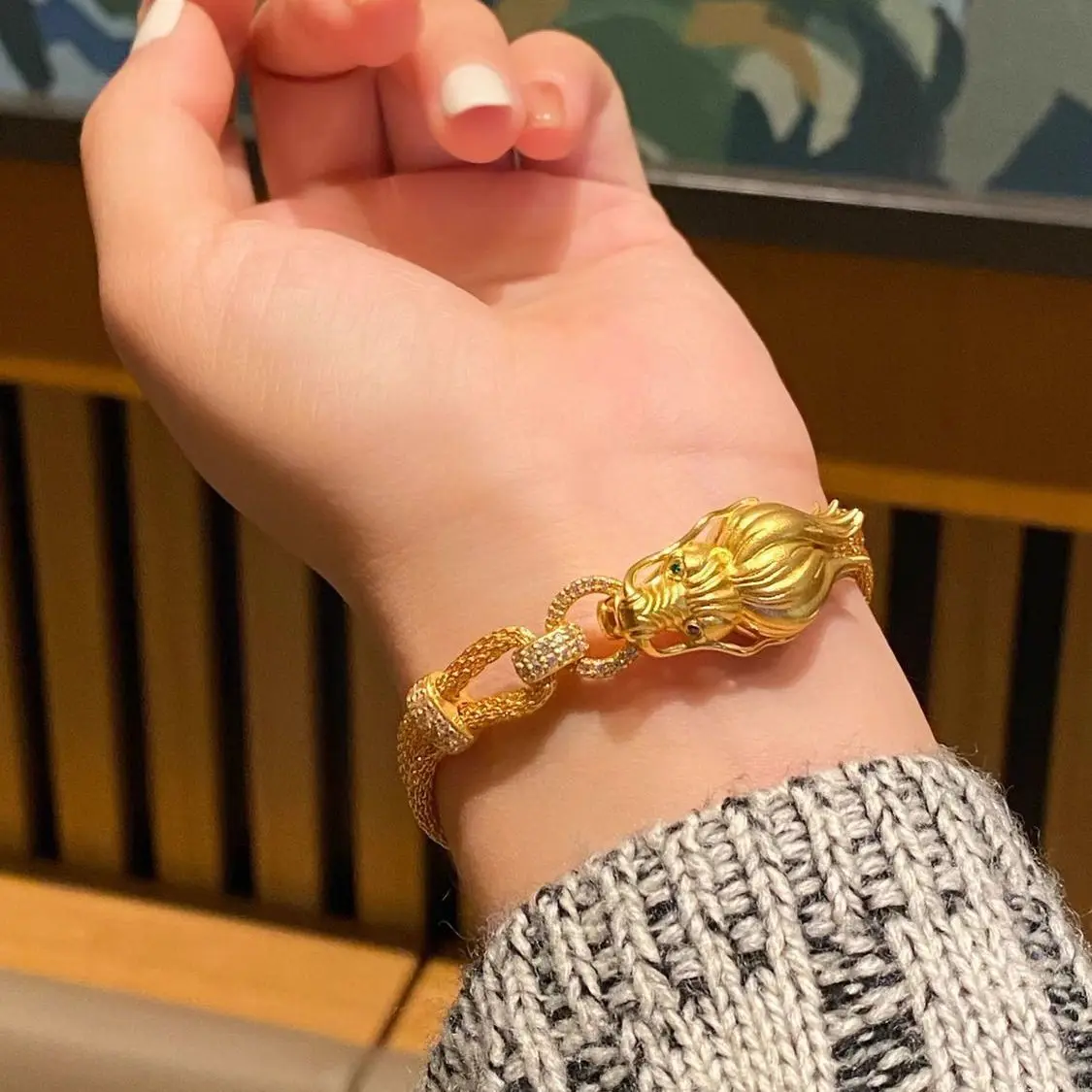 

9999 24K real gold Year of the Dragon Bracelet Chinese wind light luxury senior personality hand jewelry