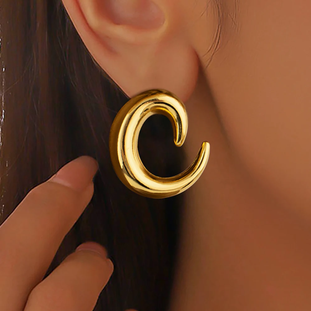 

Dubai Gold Color Fashion Trend Geometric Earrings Niche Light Luxury for Women free shipping halloween Charm Wedding