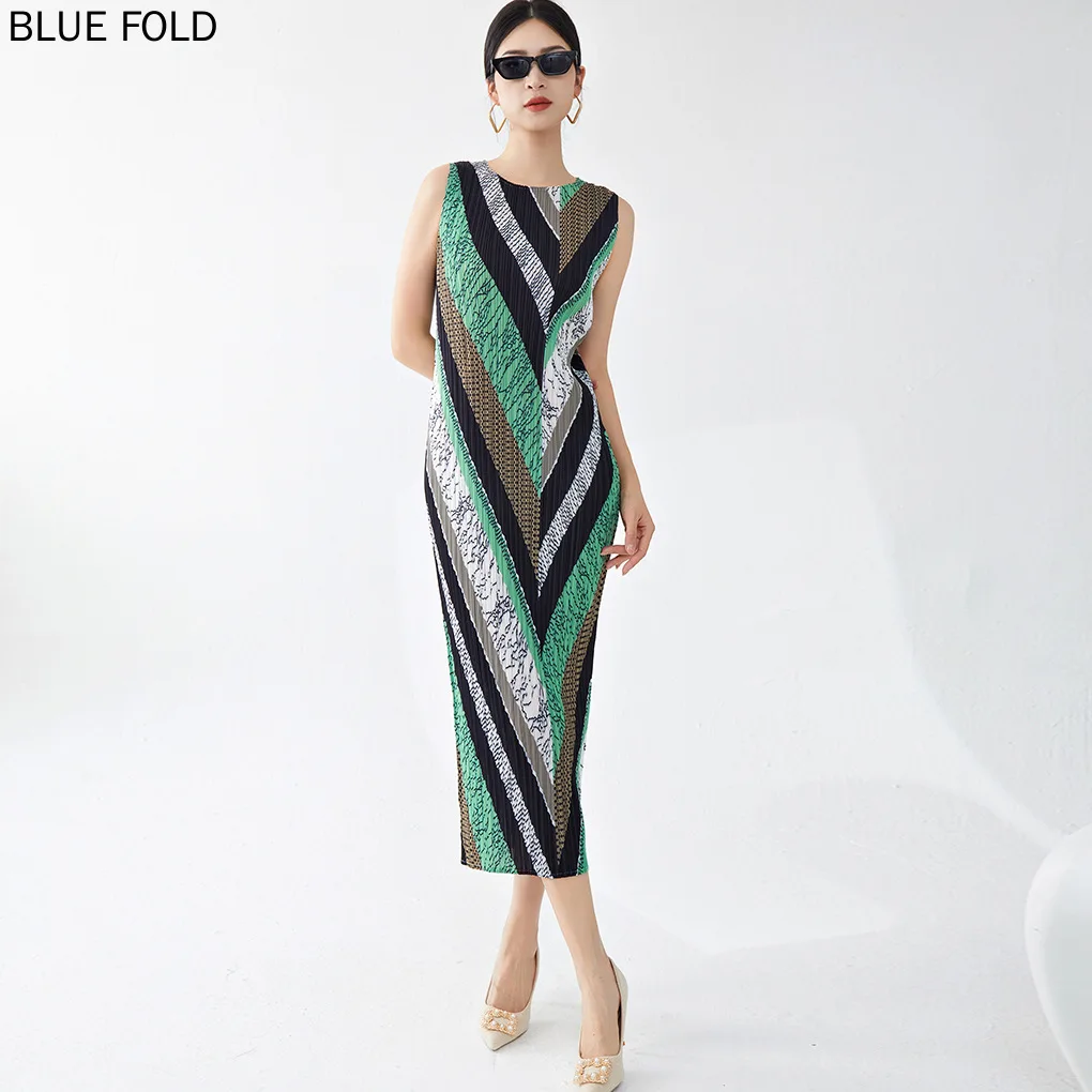 

Women's Summer Dress New Style High-grade Round Neck Mid-length One-step Dress Temperament Elegant Miyake PLEATS Dress