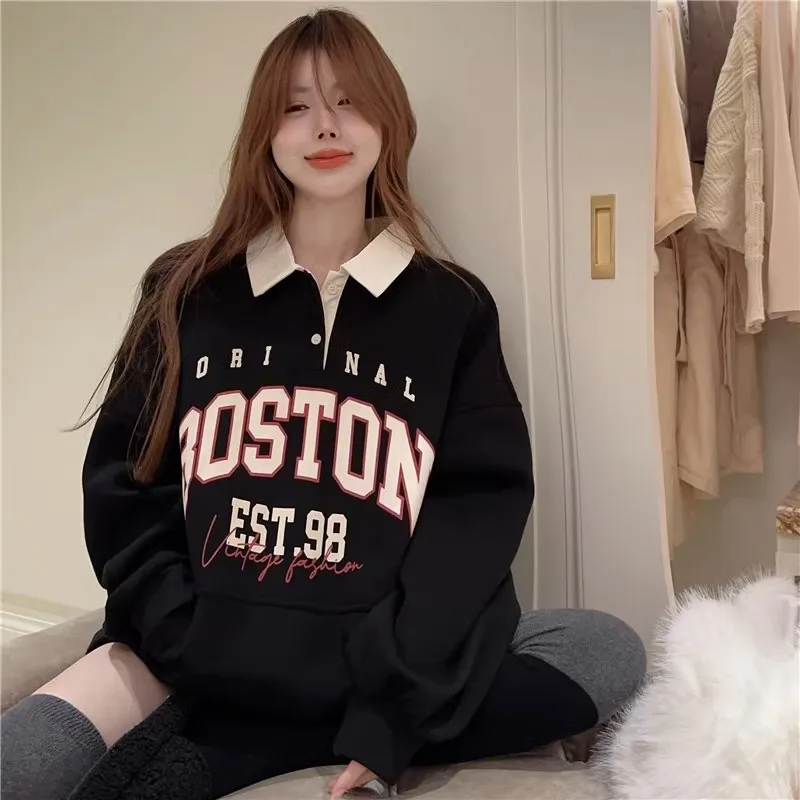 

Уличная одежда, толстовки с буквенным принтом, женские пуловеры с воротником-поло на пуговицах 2025 года, свободные женские пуловеры с длинными рукавами