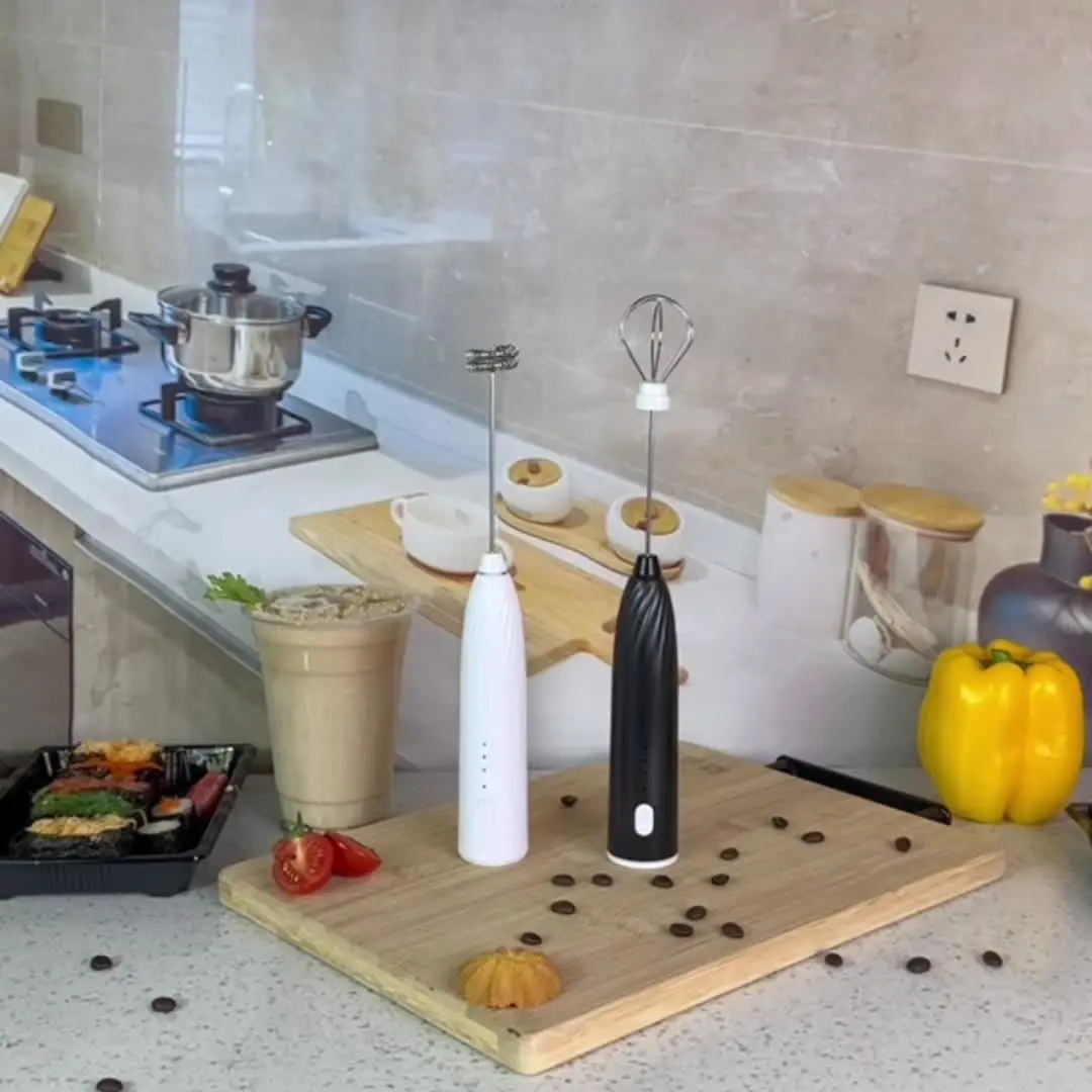 رغوة الحليب الكهربائية اللاسلكية - رغوة صغيرة محمولة للقهوة والكابتشينو والماتشا، خلاط وخلاط قابل لإعادة الشحن