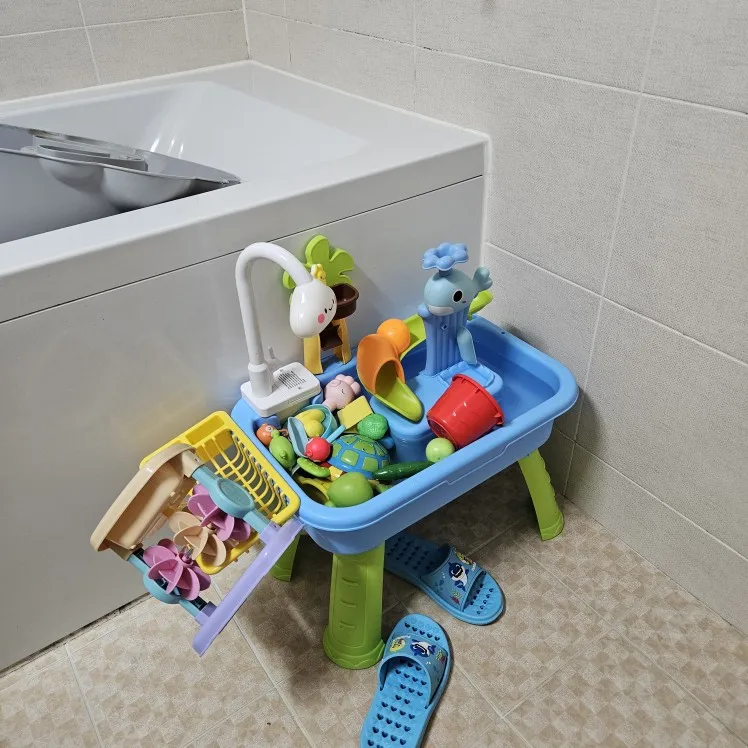 Sommer Wasser Spieltisch mit automatischem Wasserfluss Interaktives Spielset für Kinder