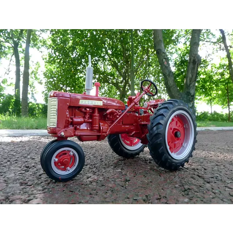 

Diecast ERTL 1:16 Scale Farmall 230 International Classic Tractor Agricultural Alloy Car Model Collectible Toy Gift Souvenir