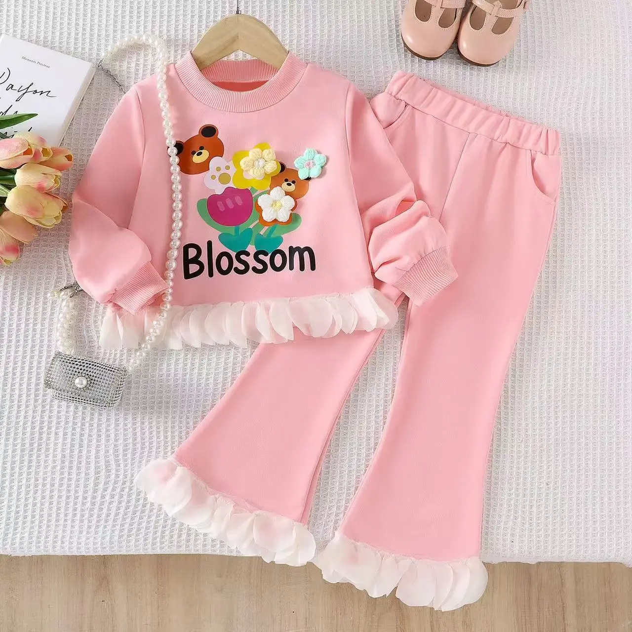 Spring and Autumn New Small and Medium sized Children's Flower Blossom Letter Long Sleeve Sweater Trumpet Pants Two Piece Set