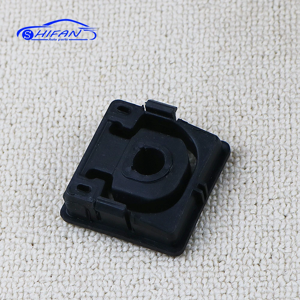 31439871 Engine Cooling Water Tank Connection Bushing Holder For Volvo V60 V90 XC90 S60 S90 XC60 2019 2020 2021 2022 2023 2024 - Image 4