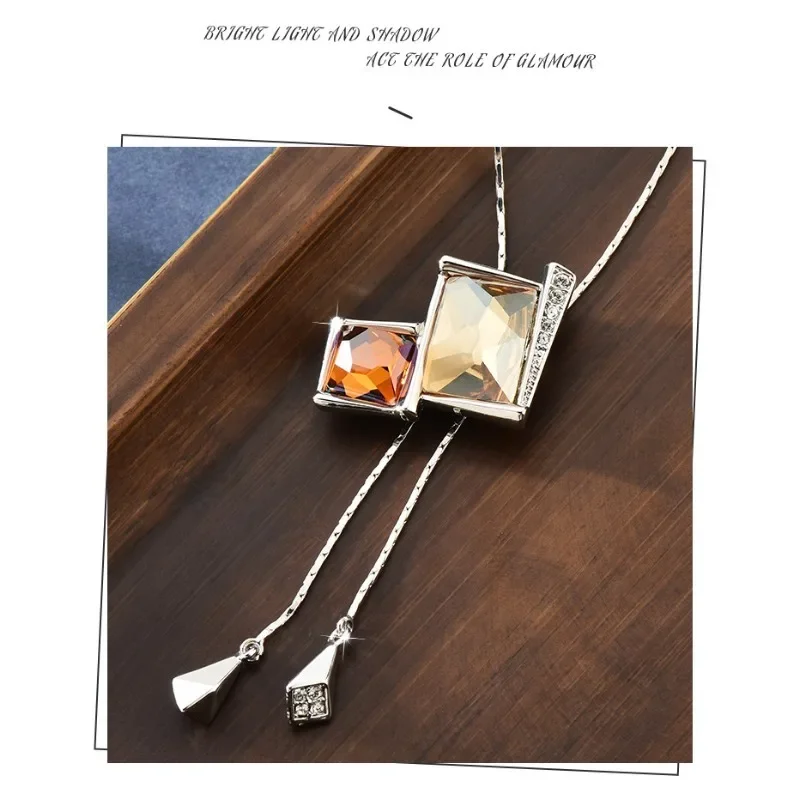 

A simple crystal geometric long necklace for autumn and winter, a versatile and fashionable clothing necklace for women