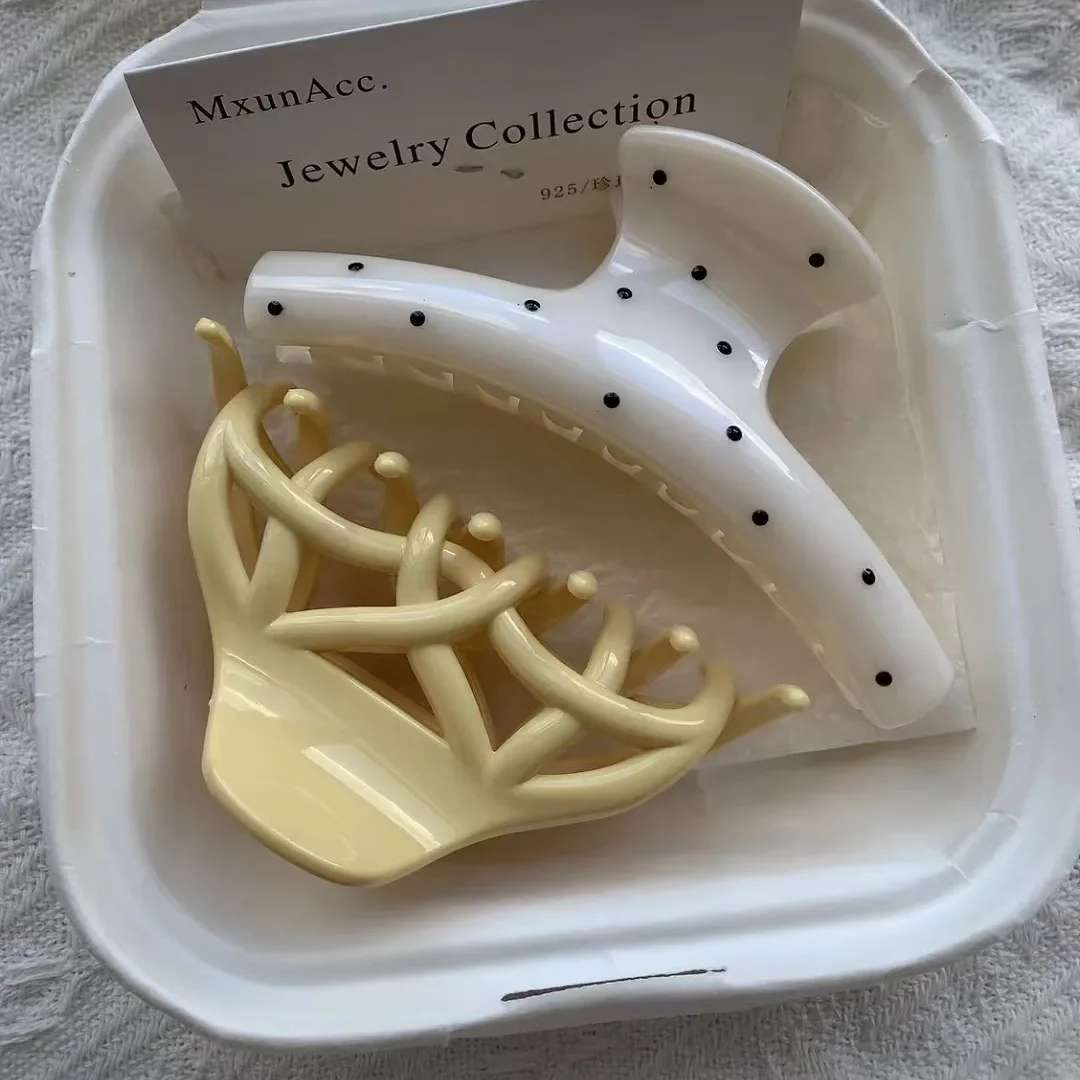 

2Pcs Korean Polka Dot Arc Geometric Triangle Twisted Hair Claw clip Women's Large Ponytail Holder Shark Clamp Hair Accessories