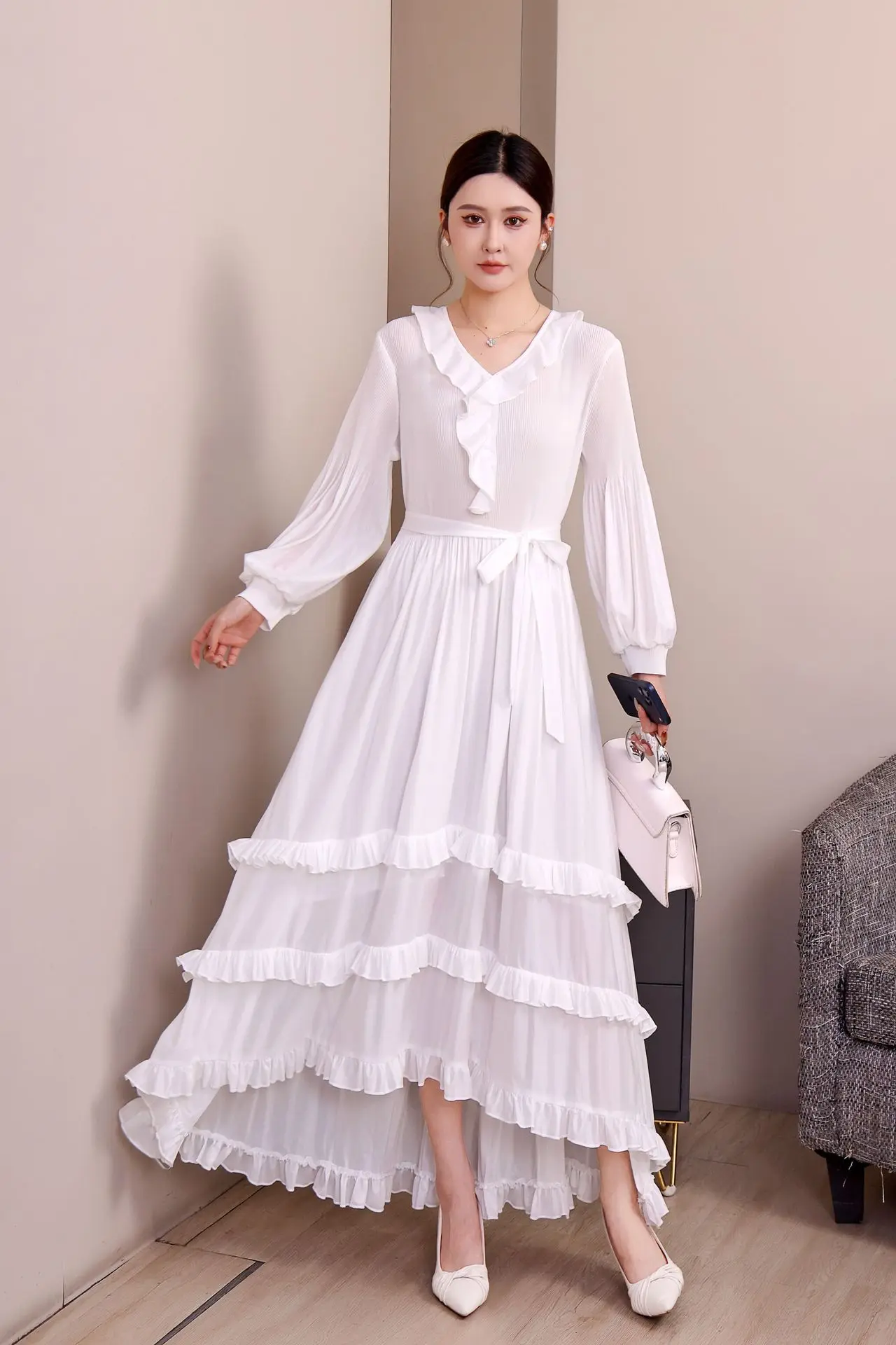 

Miyake Pleated 2025 Autumn and Winter New High-end Retro Dress Lantern Sleeve Waist Ruffle Solid Colour Skirt Female Pleated