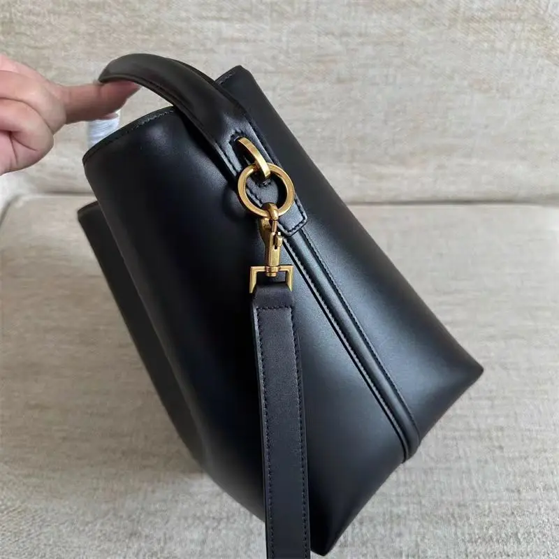 

New Handbag Luxury Designer Bucket Bag Women's Large-Capacity High-Quality One-Shoulder Tote bag Fashion Commuter Messenger Ba