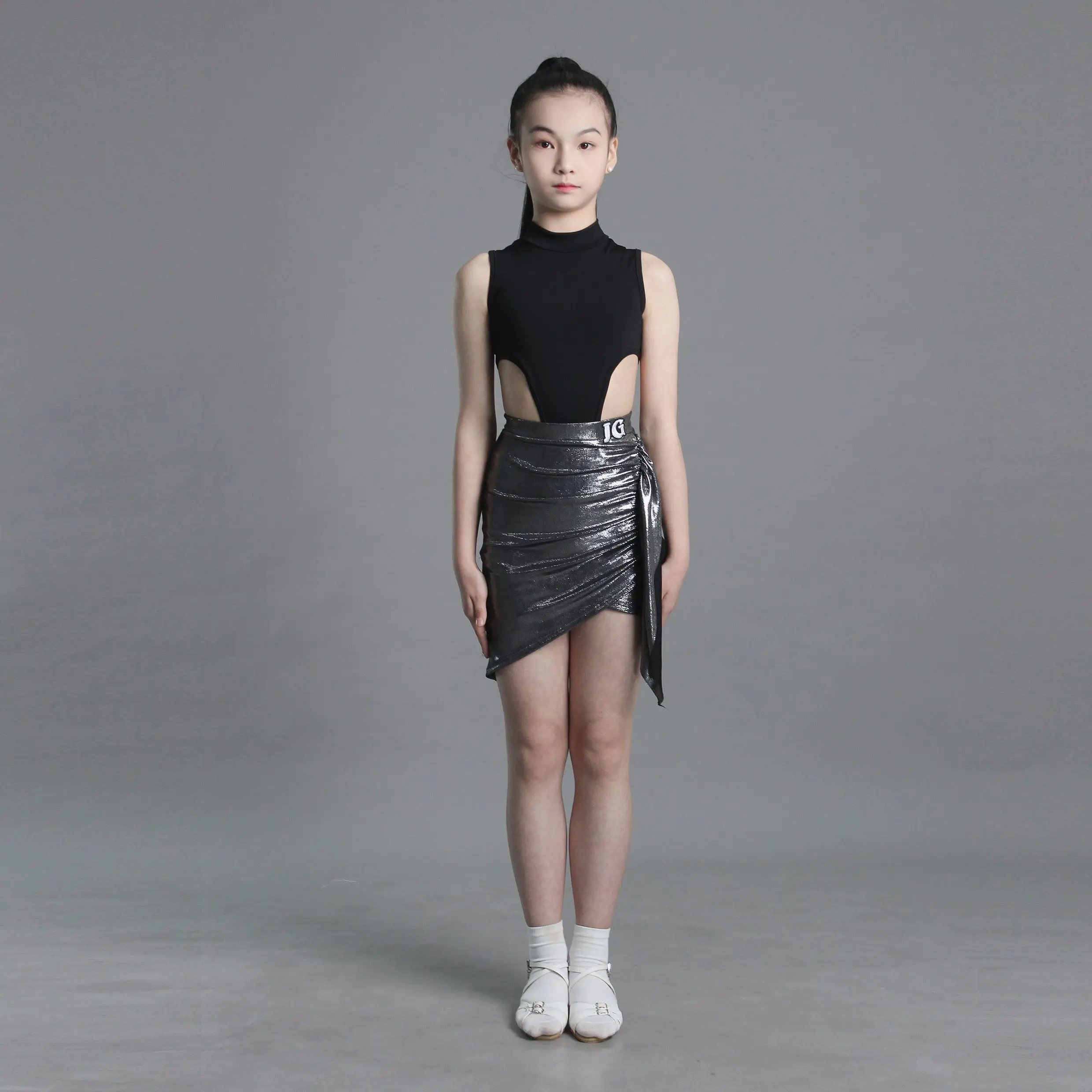 Nieuwe Latin Dans Kostuum Meisjes Prestaties Kleding Zwart Tops Onregelmatige Rok Mouwloze Jurk Rumba Samba Praktijk Slijtage DNV23816
