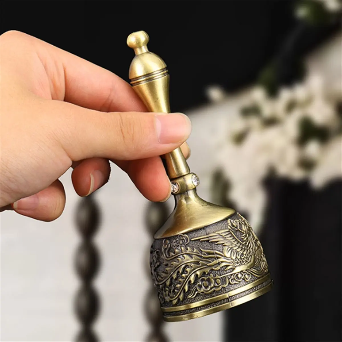 REST Hand Cranked Bell Restaurant Food Delivery Bell Multipurpose Party Supplies Artwork Modern Loud Bells for Party