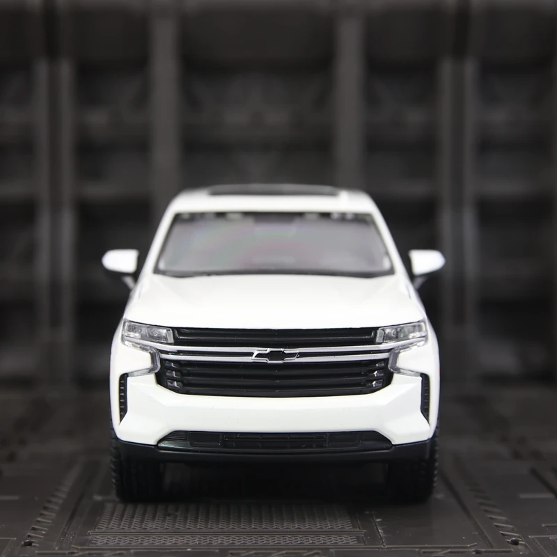 

Модель внедорожника Maisto 1:26, имитация Chevrolet Tahoe 2021 года, из сплава, для коллекции, с открывающимися дверями.