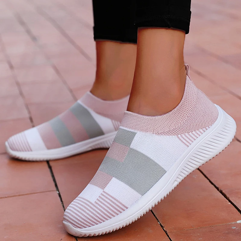 Sneakers For Women Casual Shoes 2024 New Fashion Flat Soft Women Sneakers Slip On Breathable Woman Shoes Ladies Vulcanize Shoes