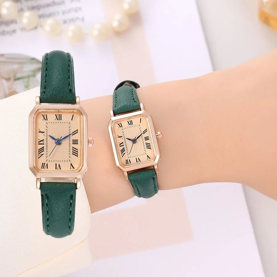 Retro Women's Square Quartz Watch Roman Blue Needle Scale แฟชั่นที่เรียบง่ายปรับแต่งใหม่นาฬิกาสําหรับสุภาพสตรี