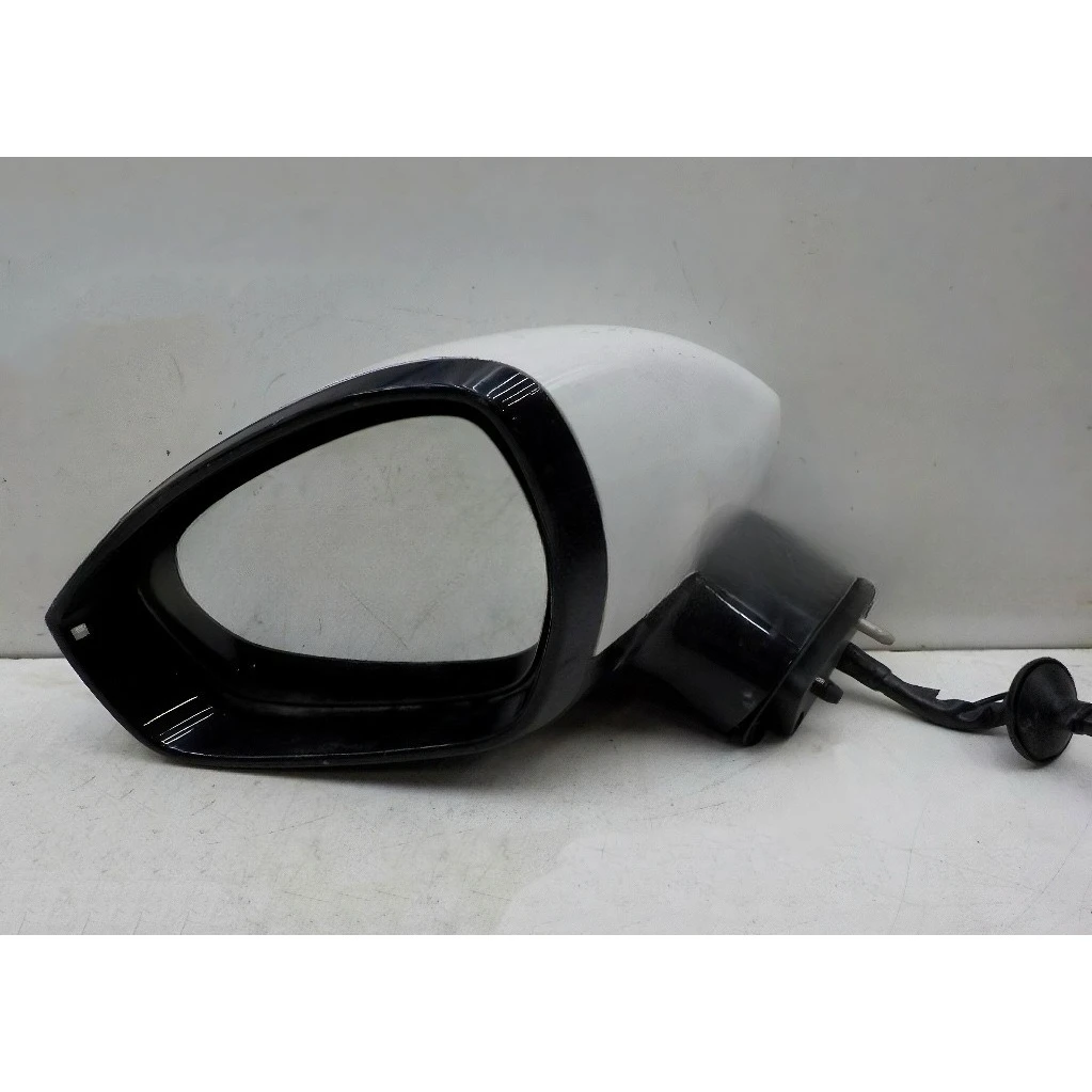 Espejo retrovisor exterior, buen material, alta calidad.