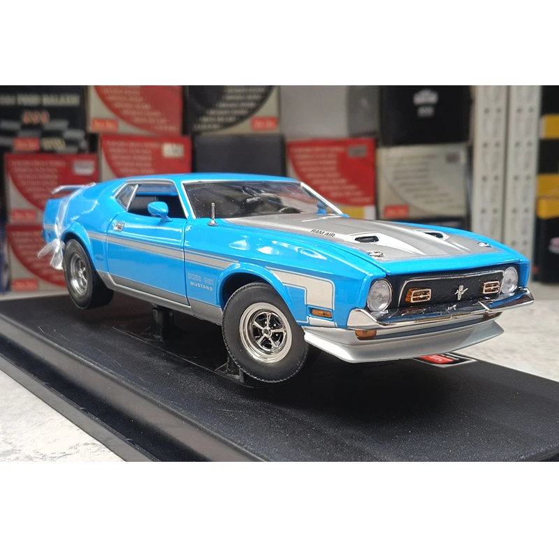 Diecast Original 1:18 Scale 1971 Ford Mustang Boss 351 Simulation Alloy Car Model Display Collectible Souvenir Gift Decoration