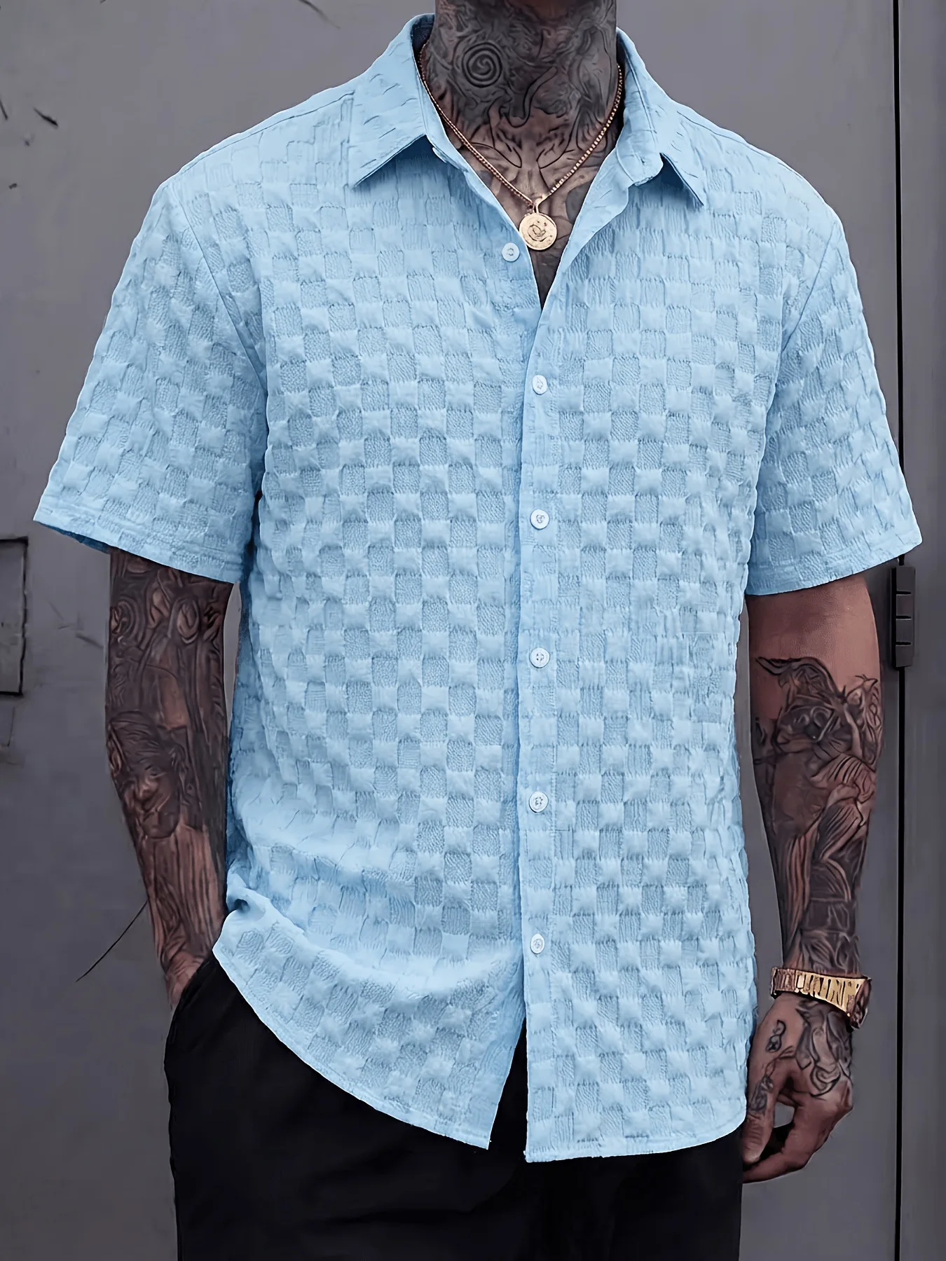

Men's beach fashion shirt with solid color collar and check pattern cardigan, casual and loose short-sleeved summer top