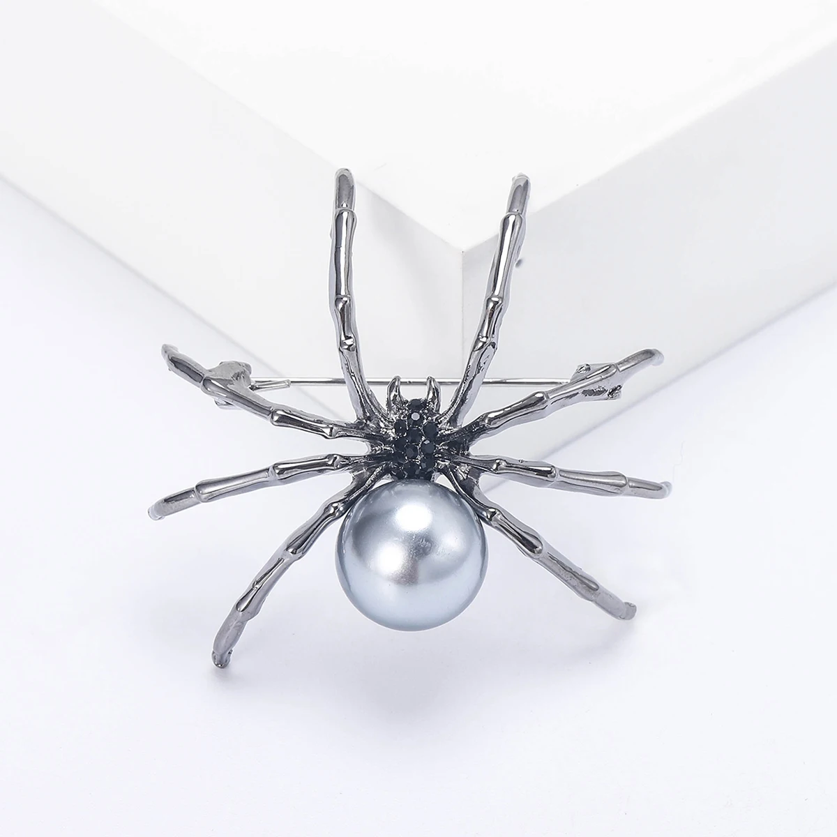 Beautiful Fashion Spider Brooches for Women Unisex Halloween Insect Pins Multi-color Available Holiday Party Accessories Gifts