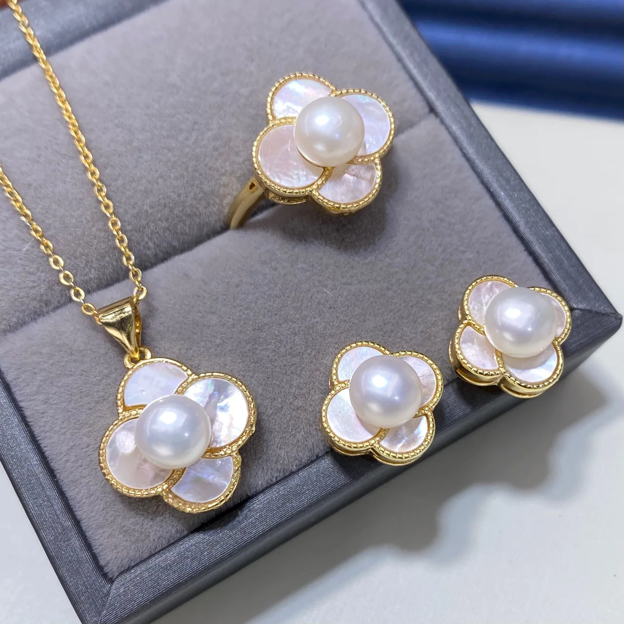 Fashion 6.5mm  Fritillaria Pearl Pendant Commuter Pearl Ring Earrings  Pearl Jewelry Three-piece Set