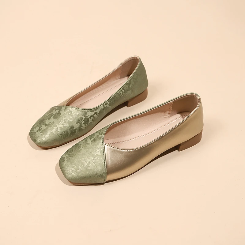 Nieuwe stijl platte instapschoenen voor dames.