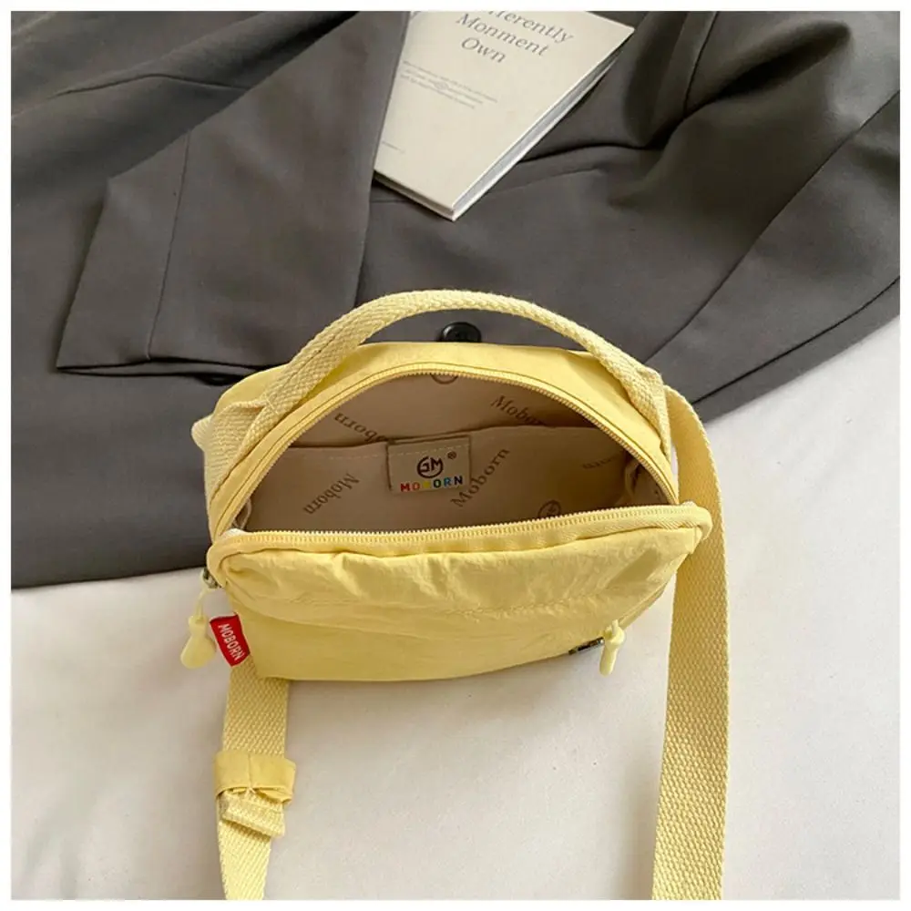 

Portable Korean Style Nylon Crossbody Bag Handbag Lightweight Sports Shoulder Bag Waist Pack Large Capacity Fanny Packs Female