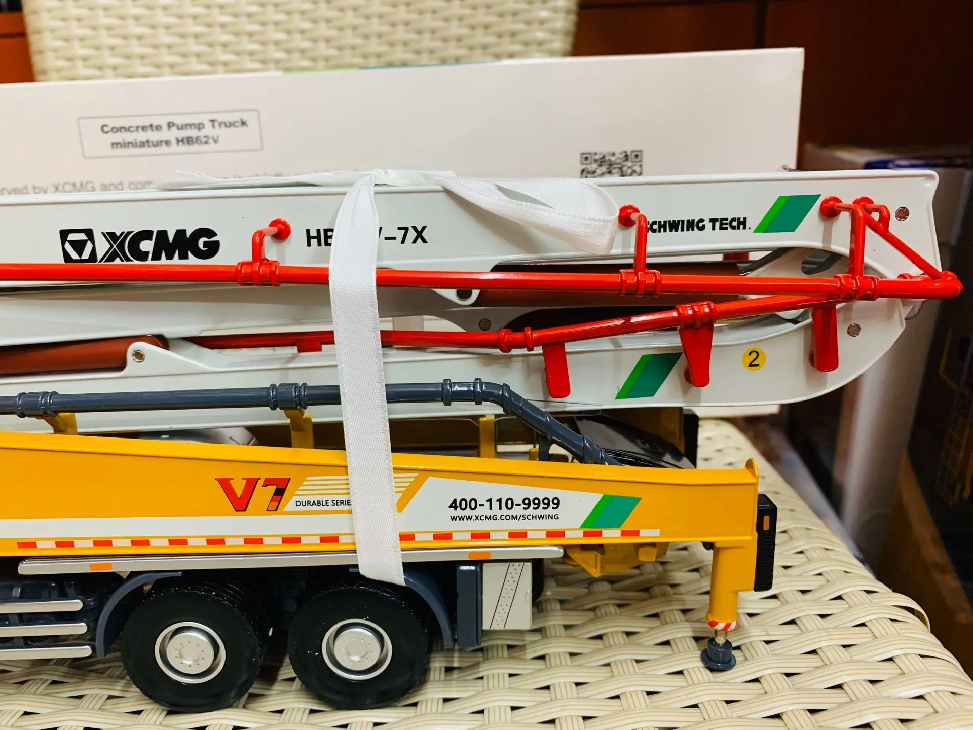 XCMG Schwing Concrete Pump Truck Miniature HB62V-7X 1/35 Scale Die-Cast Model New in Original Box