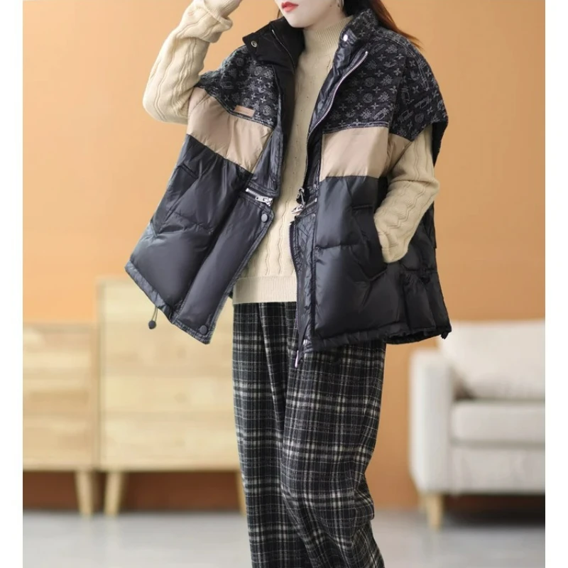 الوقوف طوق المتناقضة أسفل سترة المرأة قصيرة فضفاضة وعصرية الأبيض بطة أسفل بروتيل سترة جاكيتات للنساء