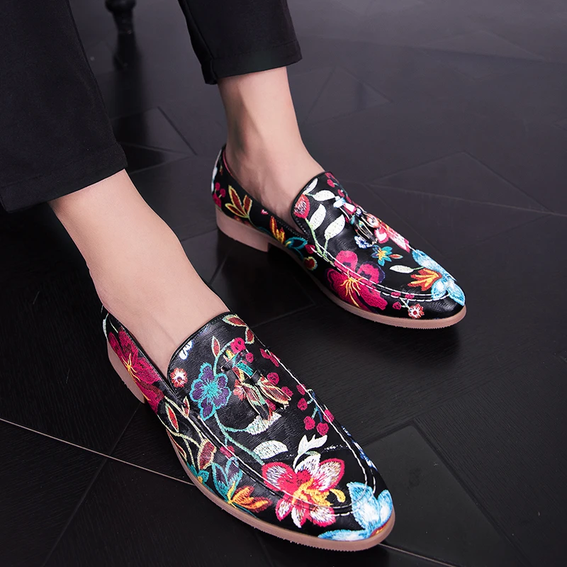 أحذية جلدية بريطانية لمصفف الشعر في النادي الليلي للرجال ، أحذية مدببة ، طباعة جرافيتي ، مجموعة علوية منخفضة ، كاجوال للقدم