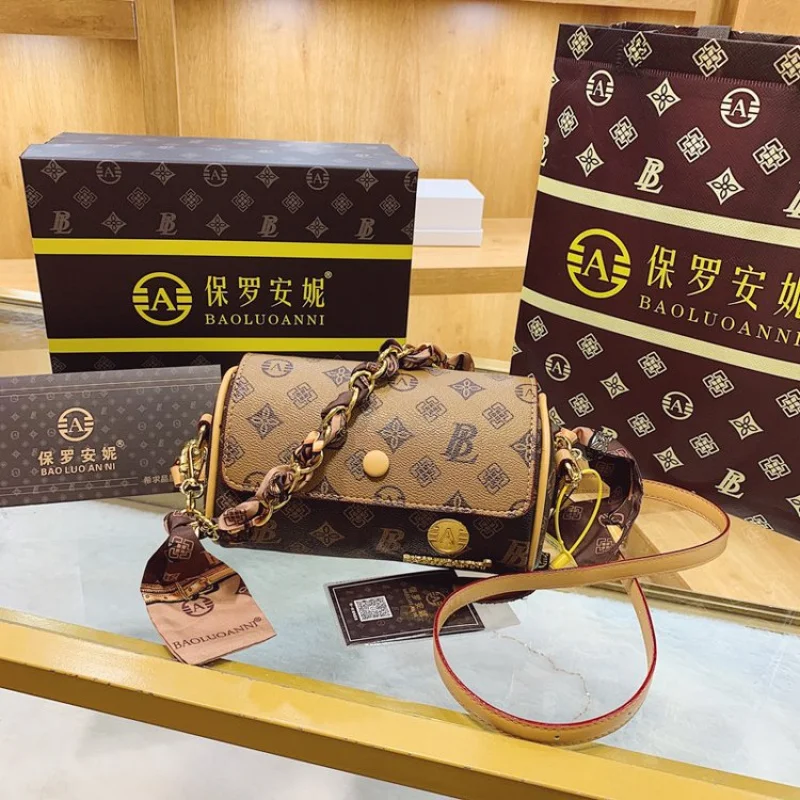 

Women Vintage Handbag PU Leather Top Handle Classic Design Suitable for Daily Wear and Special Events