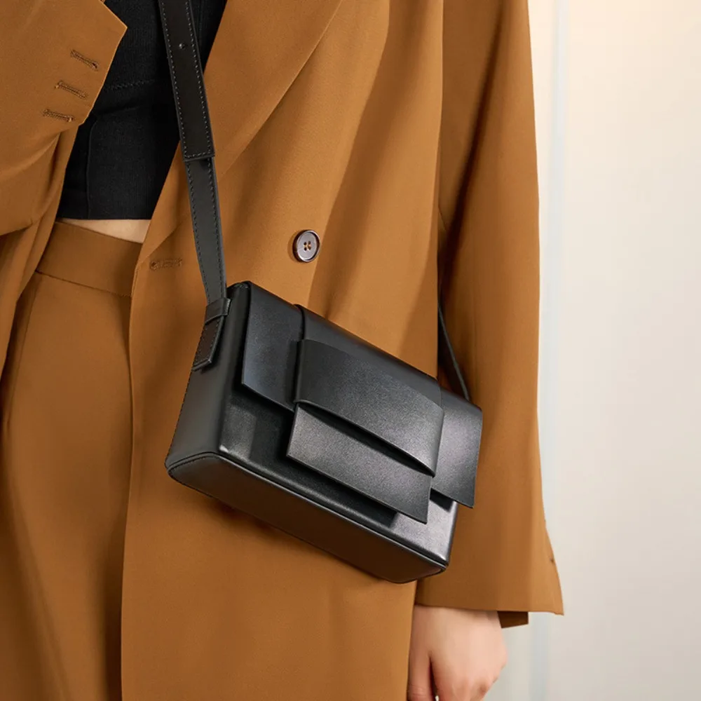 

Сумка-кроссбоди унисекс из мягкой кожи, квадратная, в стиле Tofu, нишевый дизайн, на одно плечо, из воловьей кожи, повседневная, для отдыха, премиум-класса