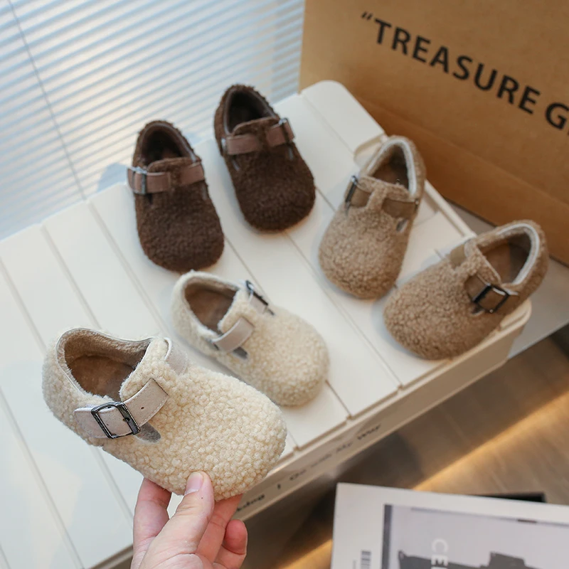 

Детская теплая хлопковая обувь, зимняя новая обувь для мальчиков и девочек с плоским мехом, легкая теплая обувь, нескользящая удобная мягкая подошва, плюшевые тапочки