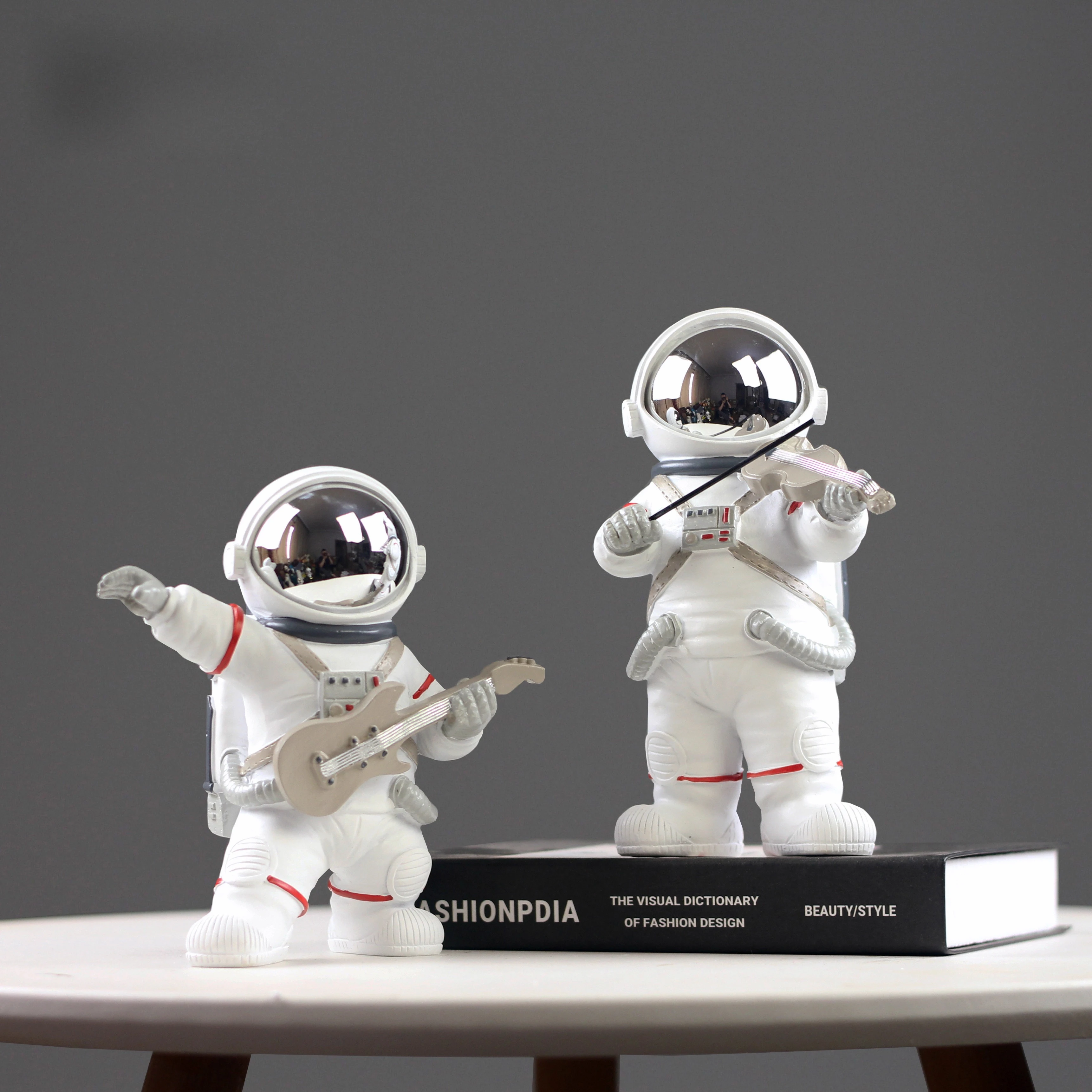 

Креативные миниатюрные фигурки астронавта из смолы, музыкальная группа, сказочный сад, esk, украшение, предметы интерьера, аксессуары для дома