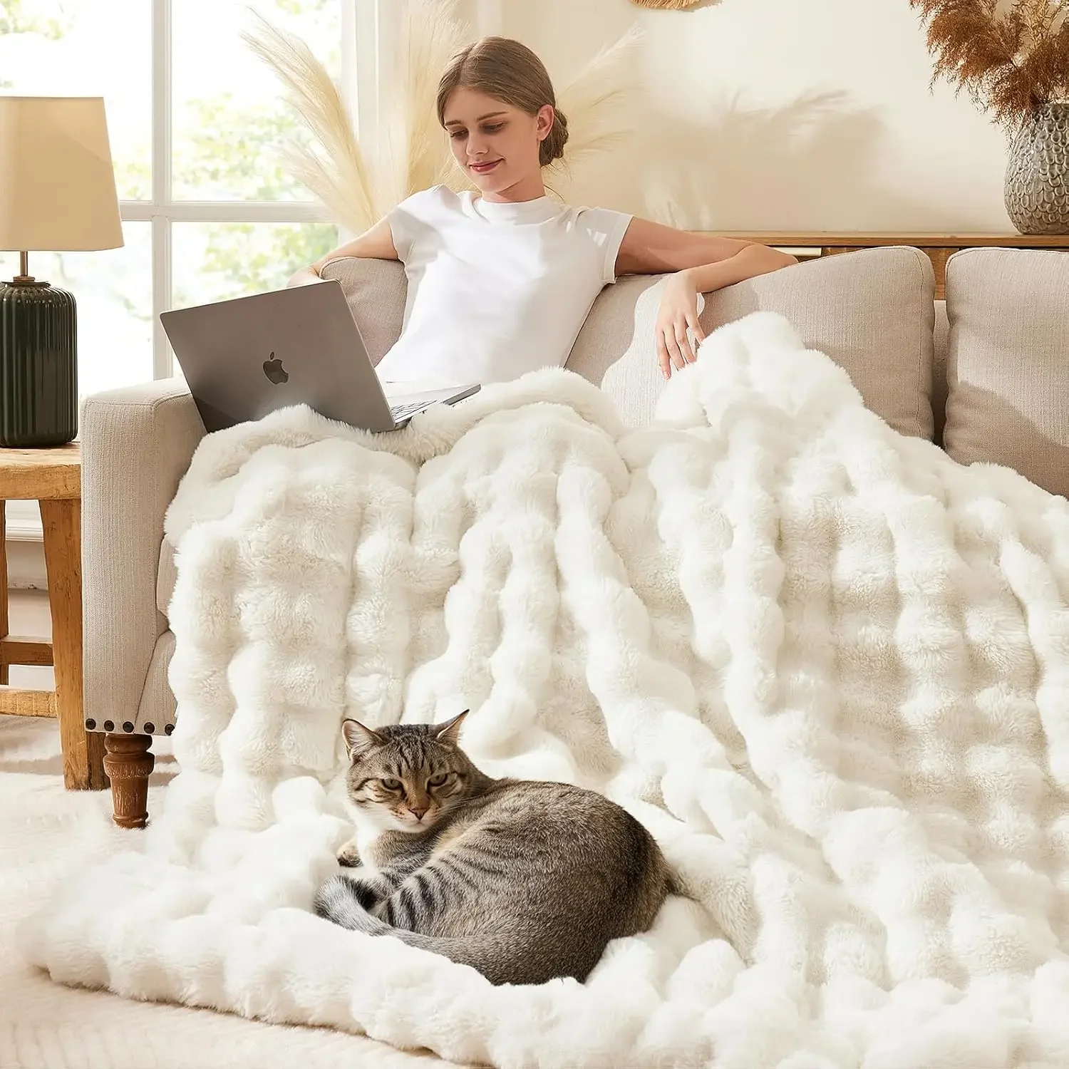 

Всесезонное супермягкое уютное одеяло из искусственного меха кролика, пузырьковое одеяло для кровати или дивана, стандартные осенние и зимние пушистые одеяла