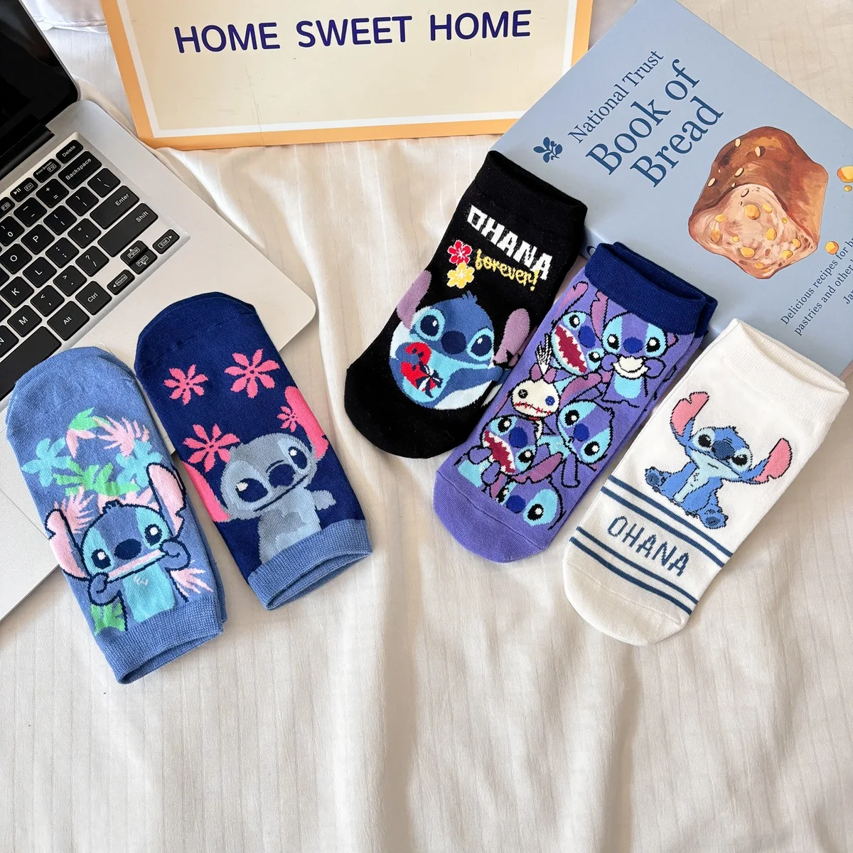 Hot New Disney Cartoon Stitch Perimeter Female Boat Socks Cute Anime Character Shallow Mouth Socks for Spring and Summer Casual