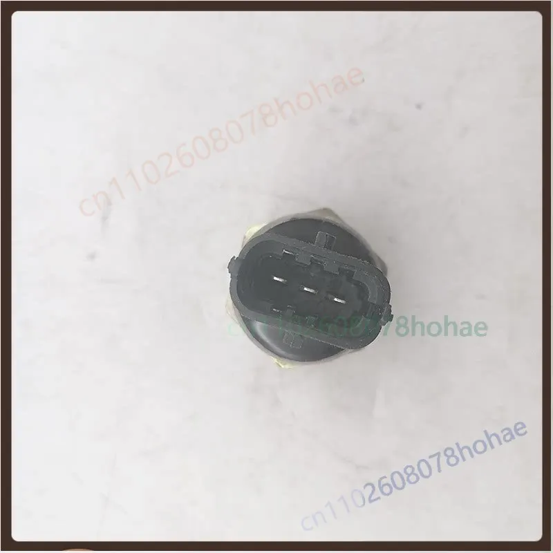 For Jiefang J6  Engine Oil Pressure Sensor 3602185‑30D Oil Pressure Induction Plug