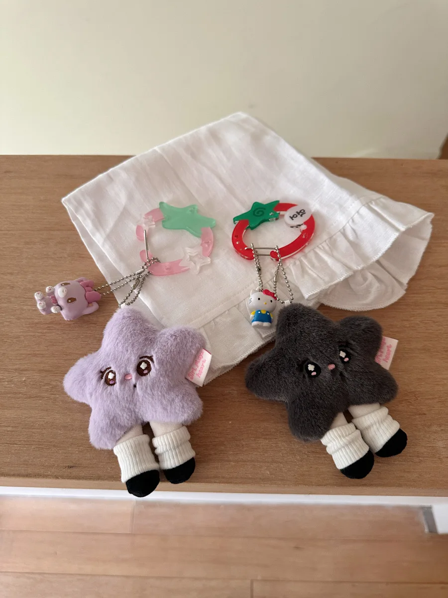 Cute Climbing Buckle Acrylic Keychain Accessory Painful Package Hanging Decoration Creative Gift Festival Supplies