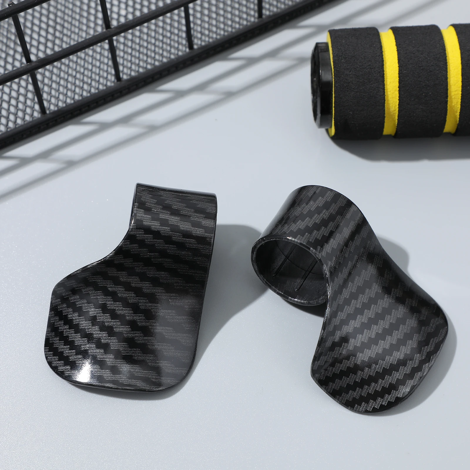 

2pcs Universal Motorcycle Throttle Booster Handle Clip Oil Saver Non-Slip Abs Ergonomic Design Easy Installation Reduce Hand