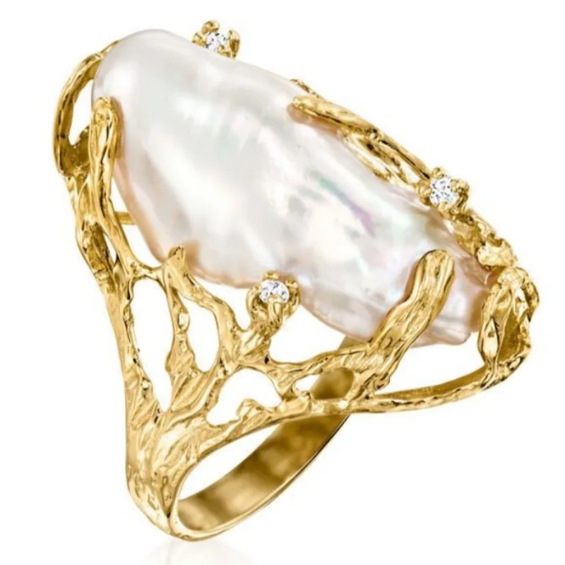 Eleganter, künstlerischer, unregelmäßiger Damenring mit Imitationsperlen und goldenen Korallen, luxuriöser, temperamentvoller Schmuck für Bankette, Jubiläen, handgefertigte Geschenke.