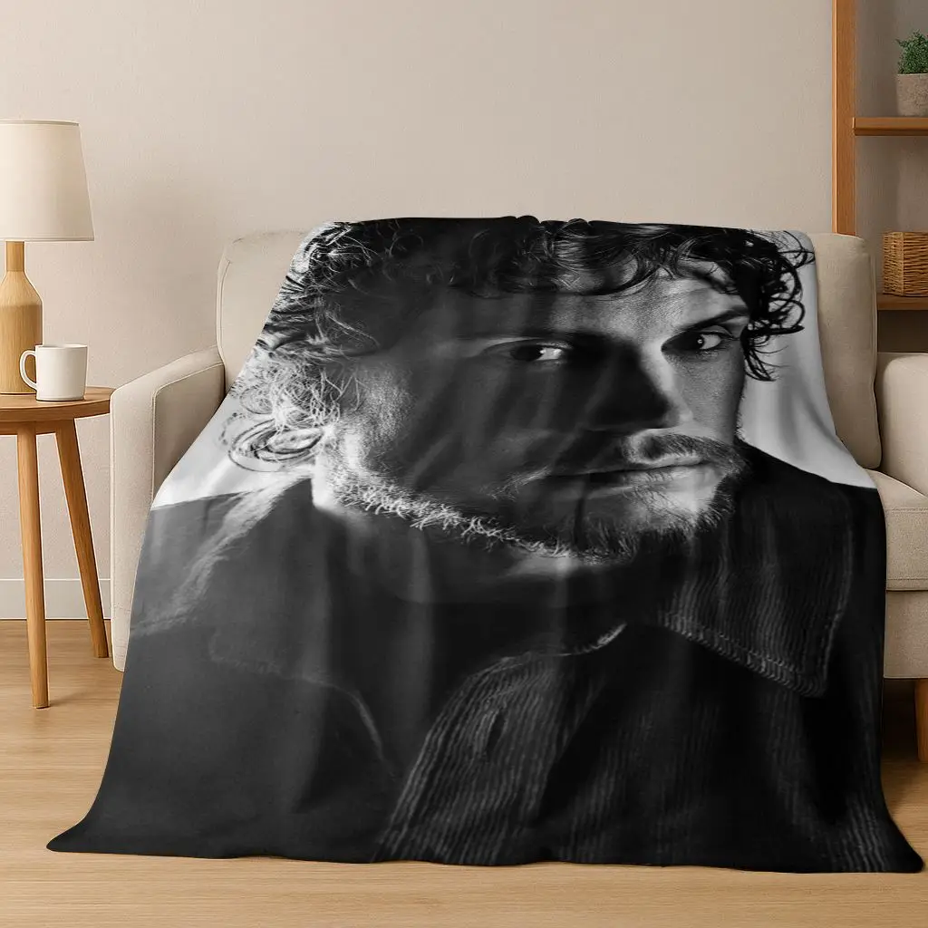 

26 Style Evan Peters Handsome Art Flannel Blanket,Cozy Soft Throw Blanket for Home Bedroom Bed Sofa Picnic Office Cover Gift Kid