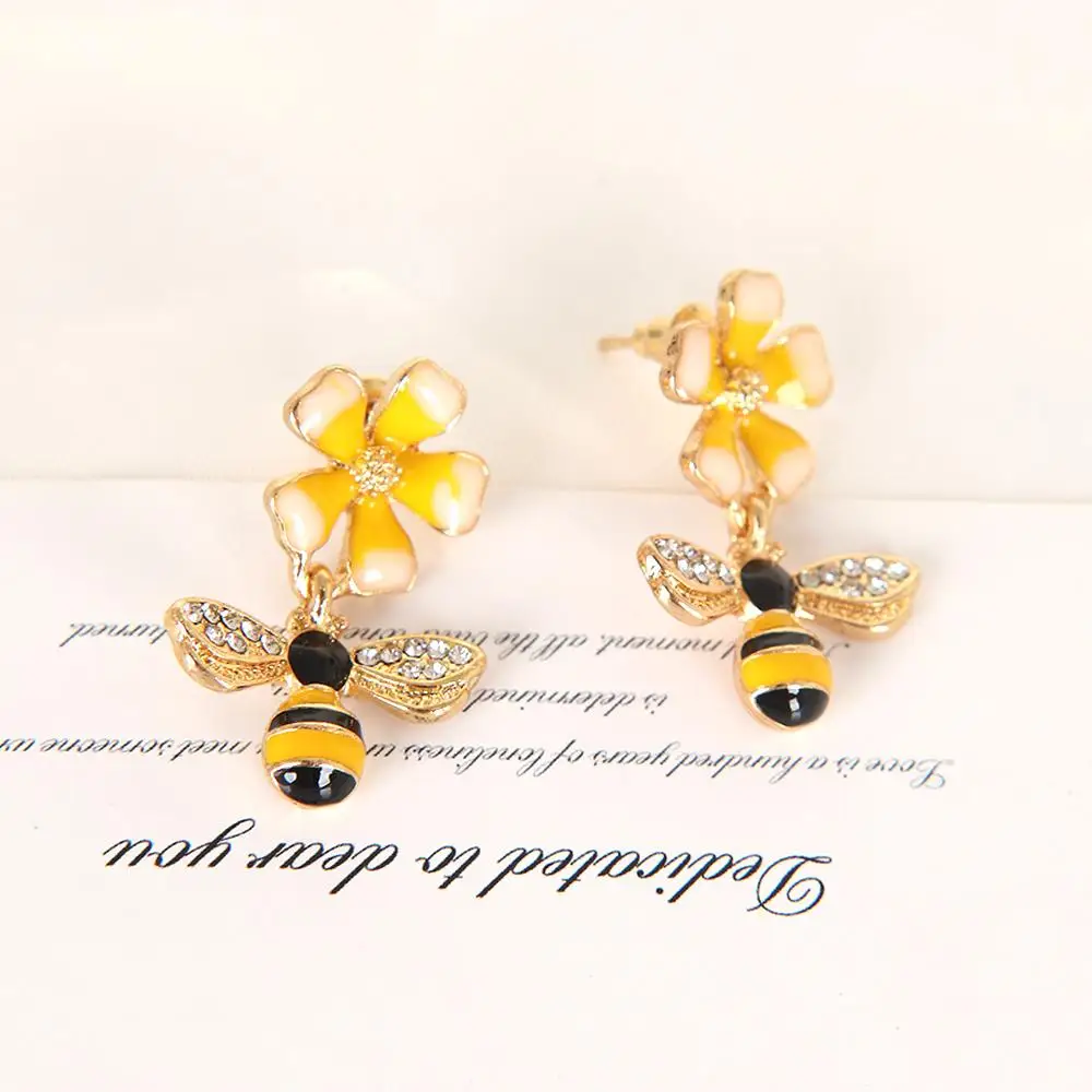 Fashion Enamel Earrings Cute Black Yellow Daisy Flower Floral Bumble Bee Drop Earrings with Rhinestone Jewelry Accessories