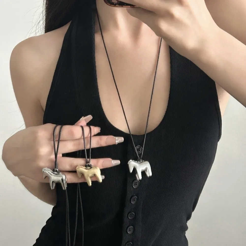 أزياء الحصان قلادة الحصان قلادة قلادة قابل للتعديل المعادن سترة سلسلة طويلة حبل أسود هدية قلادة طويلة النساء #1