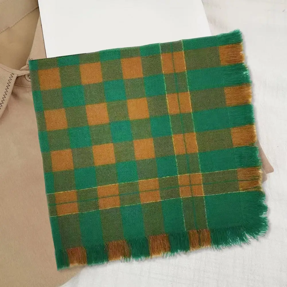 Foulard multifunzionale Sciarpa quadrata in lana con motivo scozzese con decorazione nappa per donna Foulard lavorato a maglia per abbigliamento da esterno